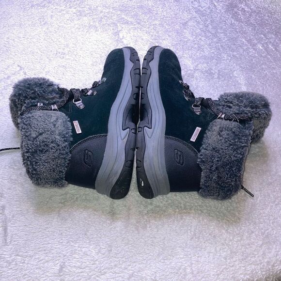 SKECHERS 7 Relaxed Fit:Waterproof Trego Falls Finest Suede Booties - Picture 10 of 13